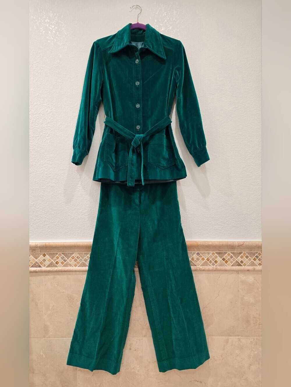 1970s Vintage Marguerite Rubel San Francisco emerald green velvet pantsuit